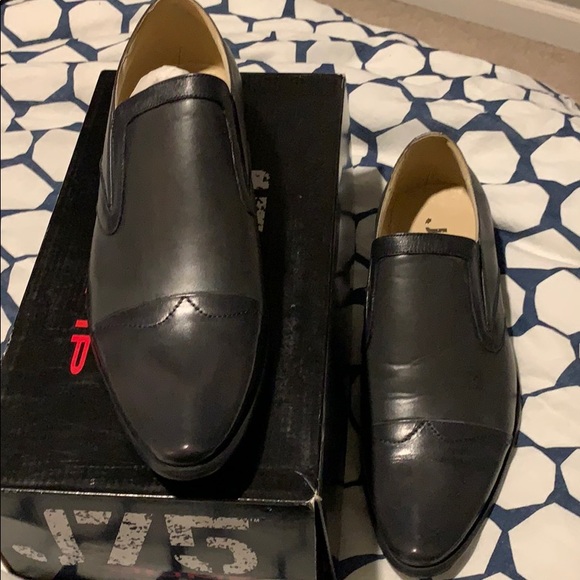 Shoes - Picture 2 of 7